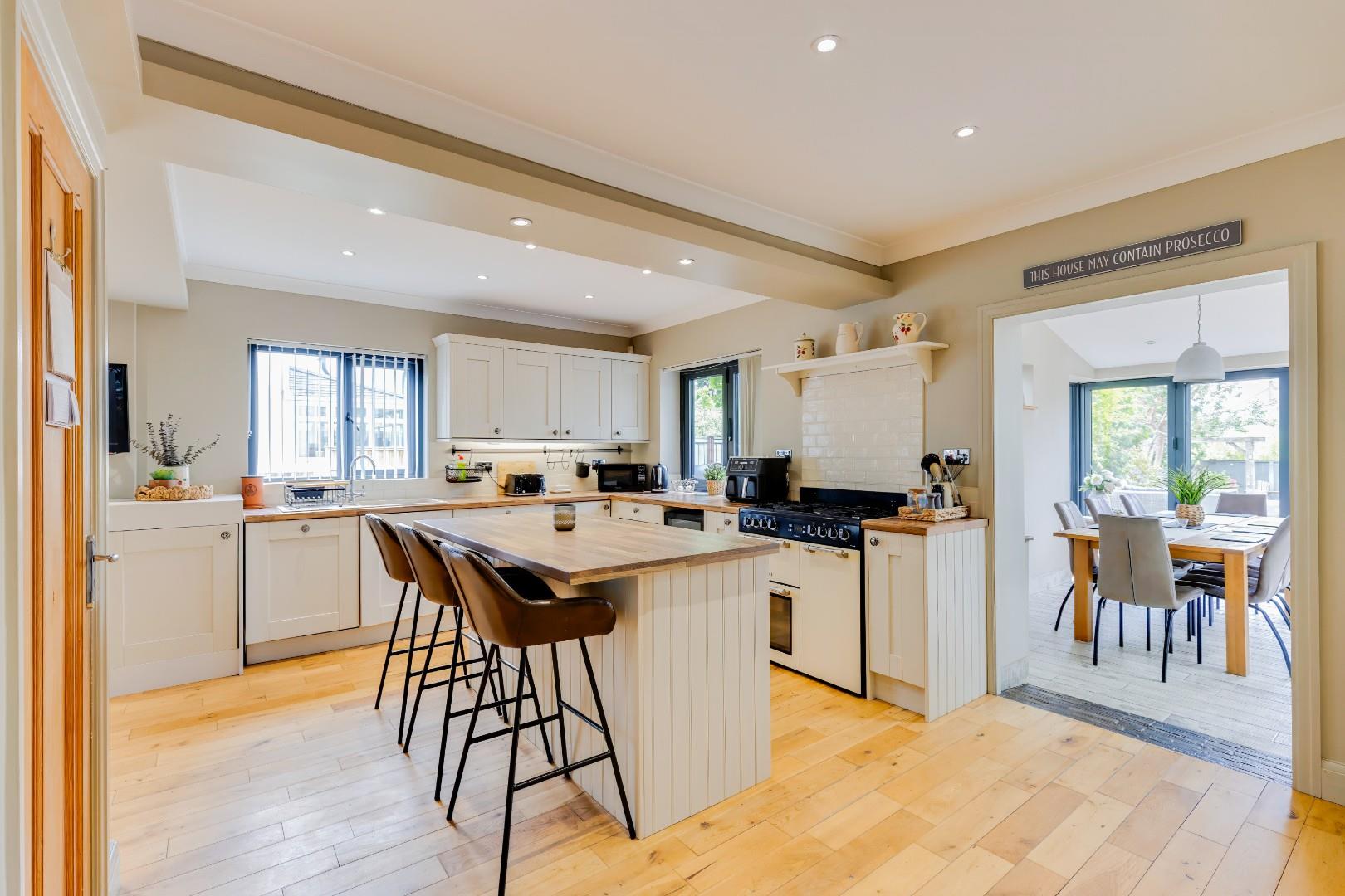 Robgill, Gwern Y Steeple Peterston-Super-Ely, Cardiff, South Glamorgan, CF5 6LG